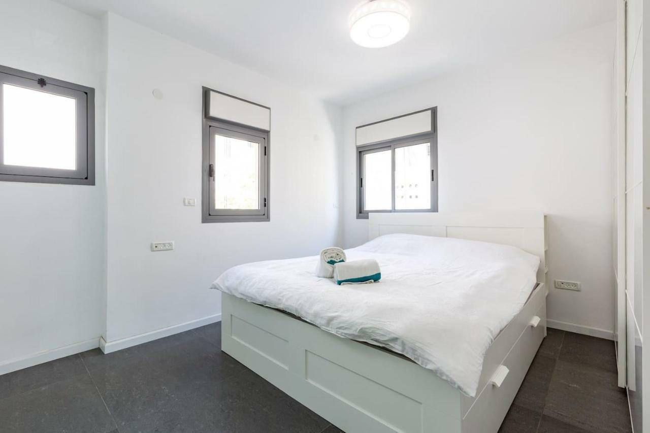 75 négyzetméteres, 2 hálószobás Apartman 2 fürdőszobával Beach Környéke területén Tel-Aviv Kültér fotó
