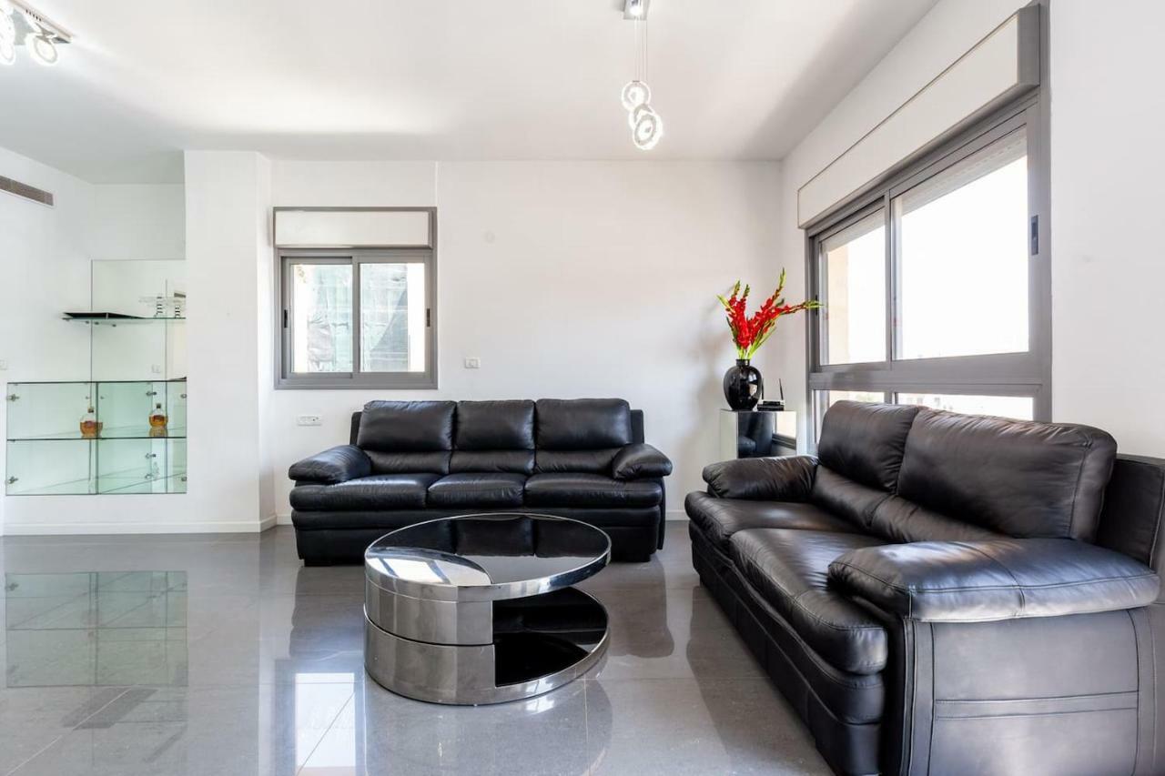 75 négyzetméteres, 2 hálószobás Apartman 2 fürdőszobával Beach Környéke területén Tel-Aviv Kültér fotó