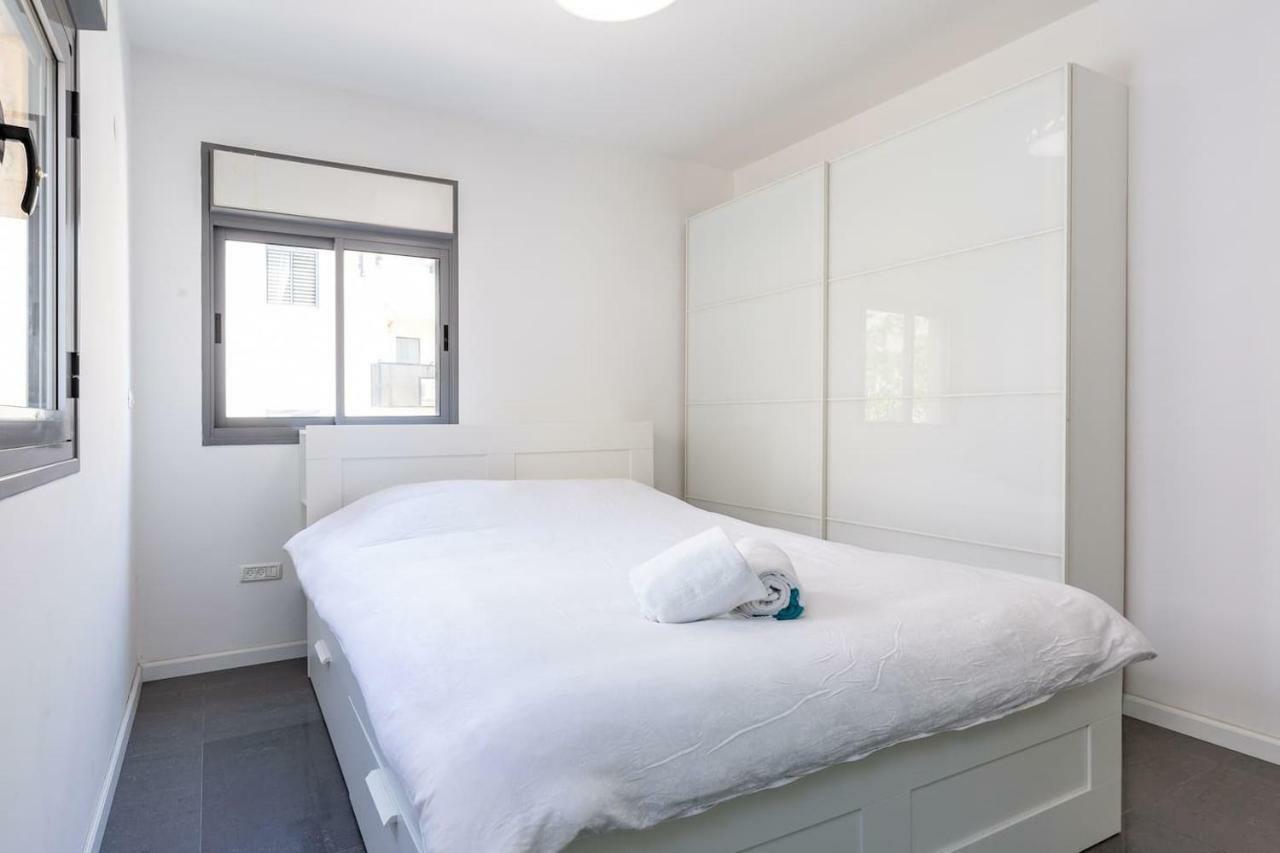 75 négyzetméteres, 2 hálószobás Apartman 2 fürdőszobával Beach Környéke területén Tel-Aviv Kültér fotó