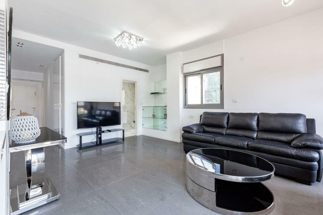 75 négyzetméteres, 2 hálószobás Apartman 2 fürdőszobával Beach Környéke területén Tel-Aviv Kültér fotó