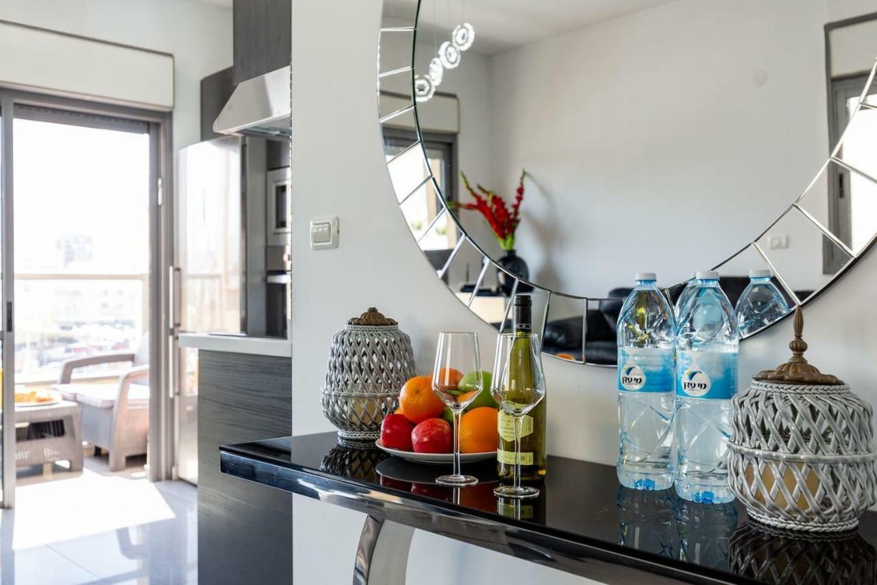 75 négyzetméteres, 2 hálószobás Apartman 2 fürdőszobával Beach Környéke területén Tel-Aviv Kültér fotó