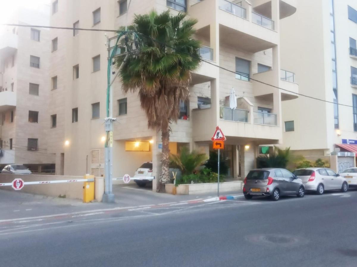 75 négyzetméteres, 2 hálószobás Apartman 2 fürdőszobával Beach Környéke területén Tel-Aviv Kültér fotó